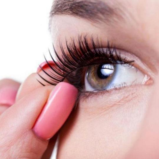 Reusable Self-Adhesive 3D Natural Eyelashes